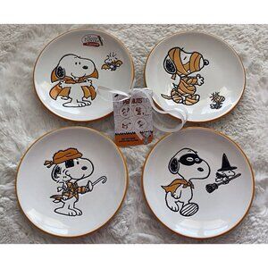 Set Of 4 Peanuts Snoopy Halloween Costumes Vampire Mummy 6" Appetizer Plates NEW